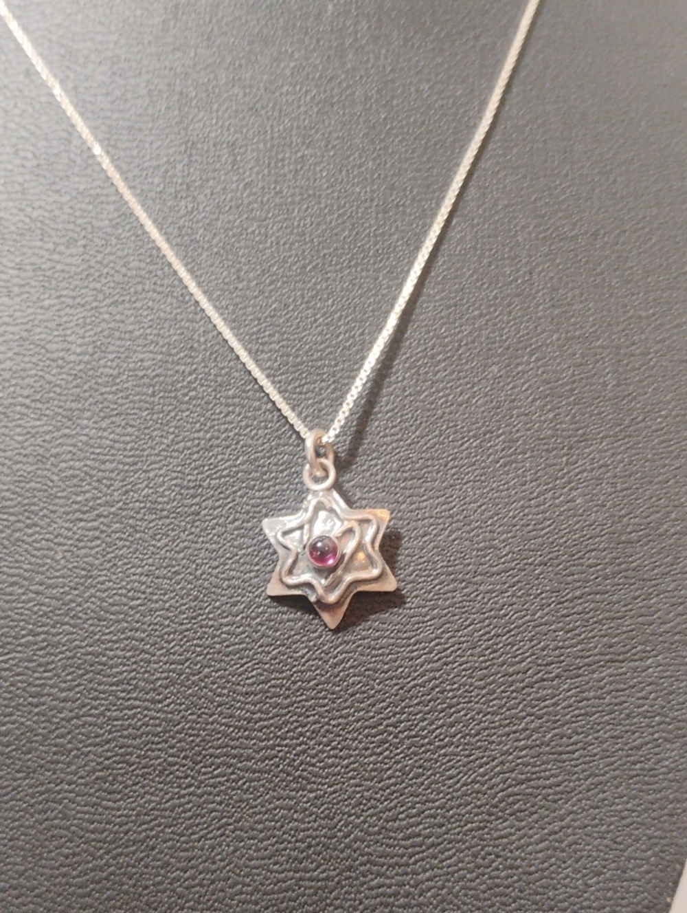 Vintage 925 Sterling Star Pendant Necklace with Red Stone - Picture 2 of 3